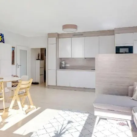 아파트 Large 3 Bedrooms Flat In Center With Parking *